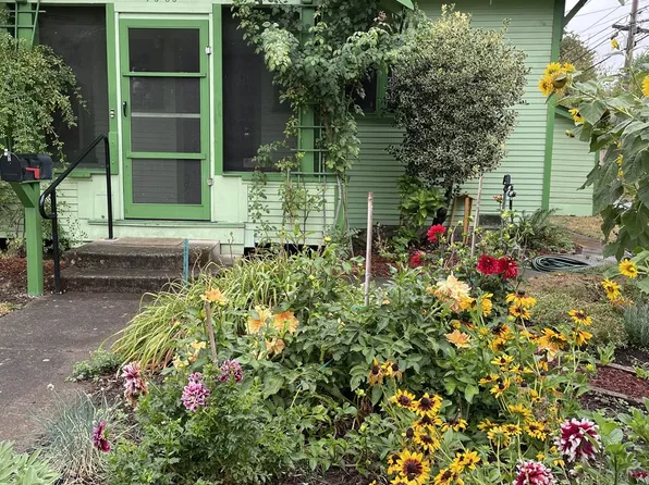 1060 Jackson St, Eugene, OR 97402