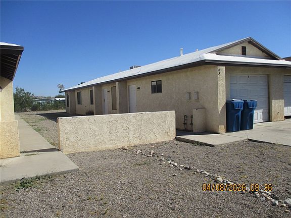 2nd image of 831 Baseline Rd APT B