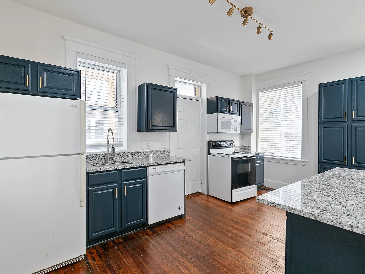 223 N Arthur Ashe Blvd - Unit 1 — Photo 4