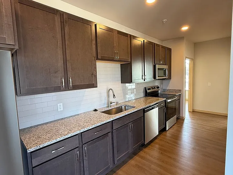 Mira Apartments — Photo 75