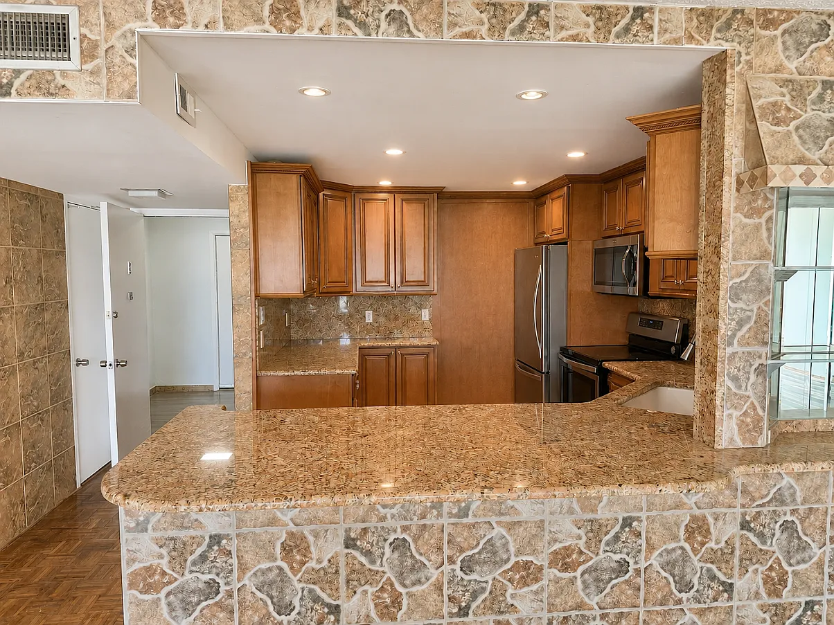 2 bed, 1325 sqft, $1,895 — Photo 3