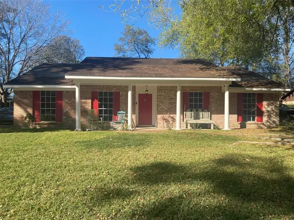 2019 Whispering Springs Dr, Spring, TX 77373