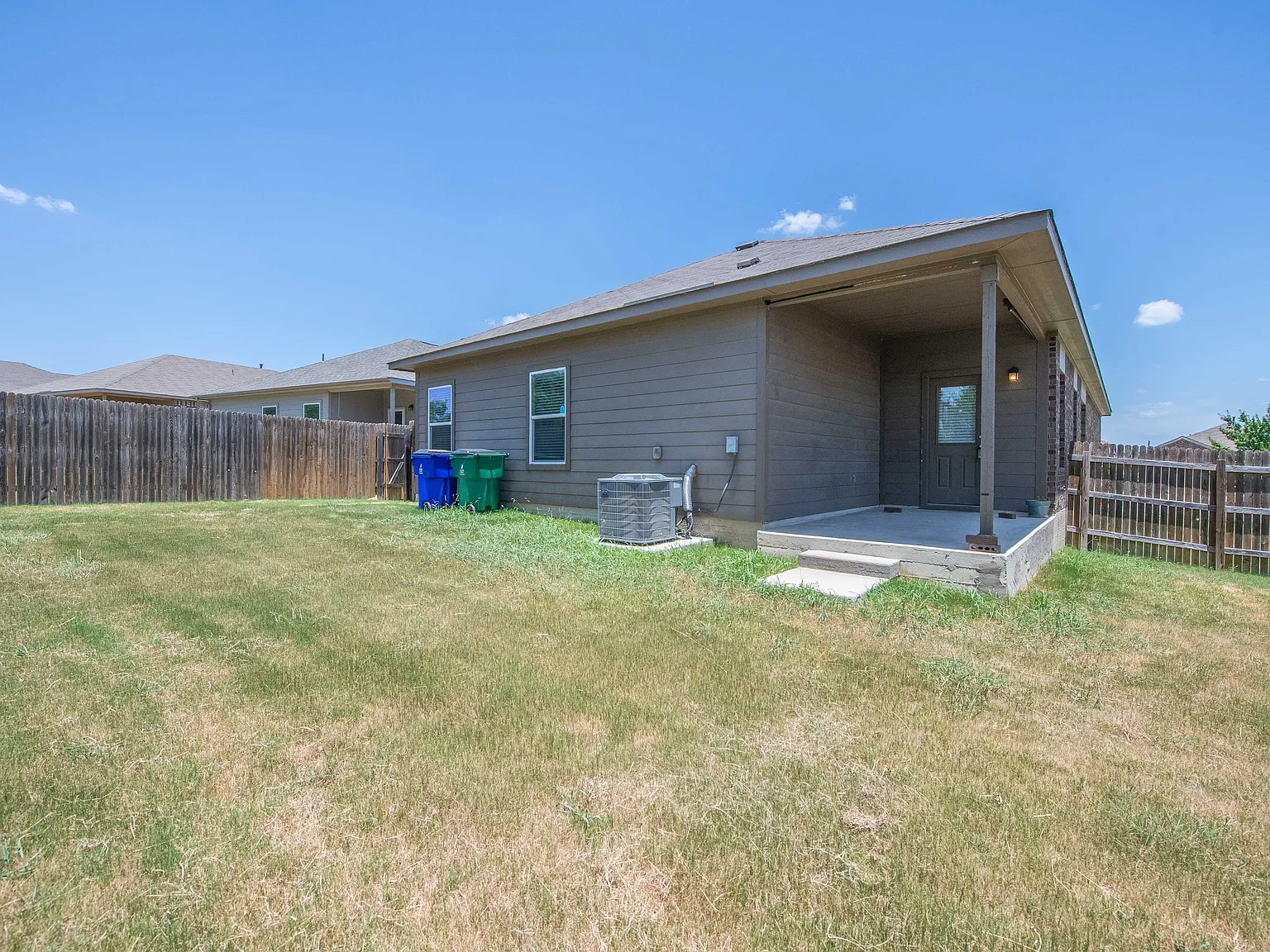 4 bed, 1789 sqft, $4,800 — Photo 2