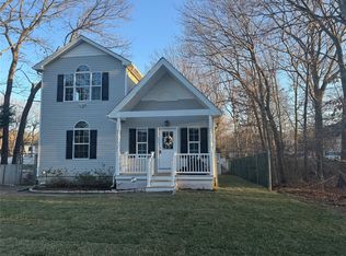 4 Phoenix Ave, Port Jefferson Station, NY 11776