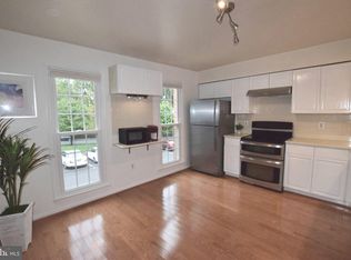 8581 Raglan Rd, Vienna, VA 22182