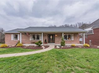 546 Hickory Ln, Houston, PA