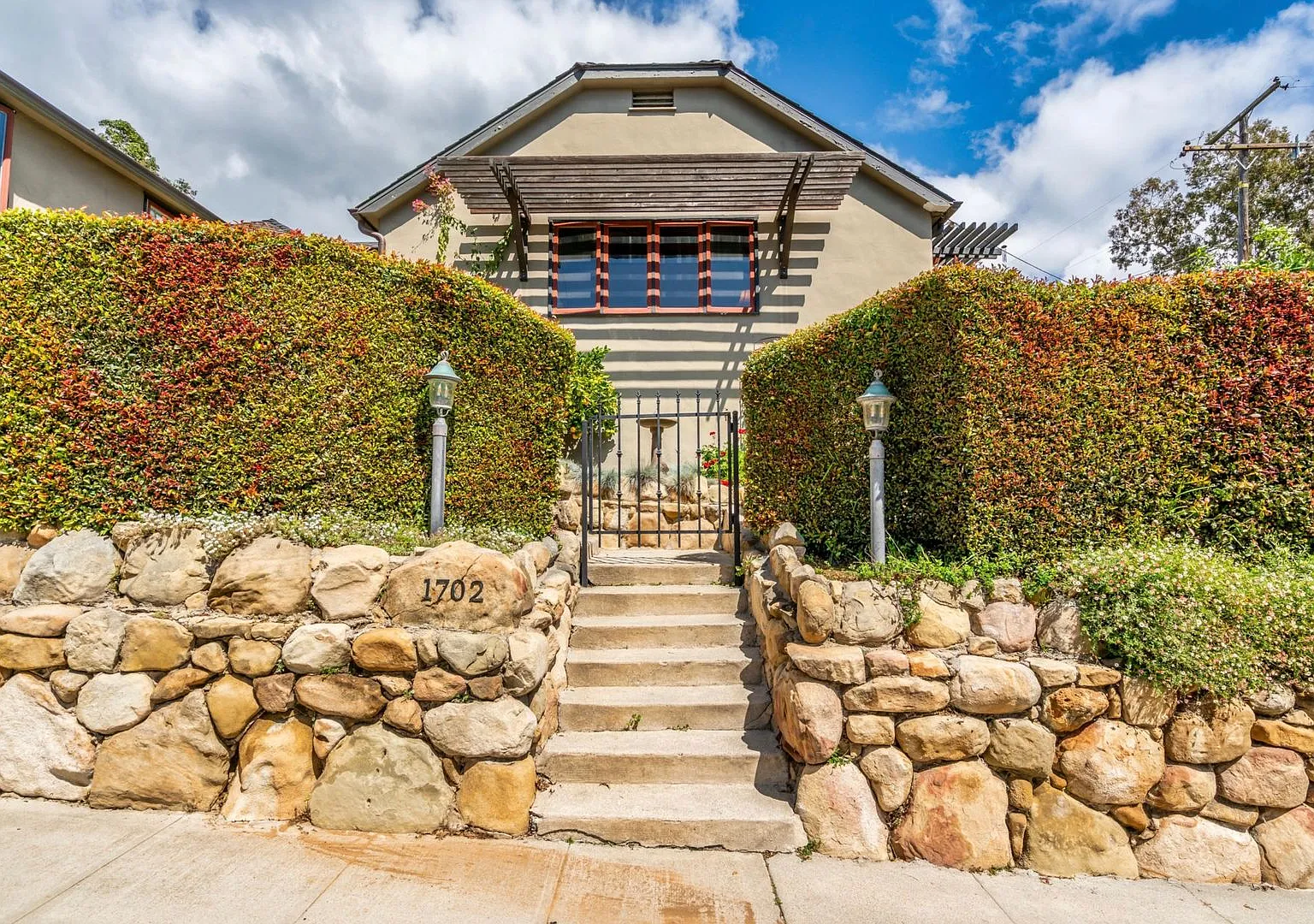 Beautifully Restored 1926 Home On Corner Lot In Upper East Of Santa Barbara! — Photo 2