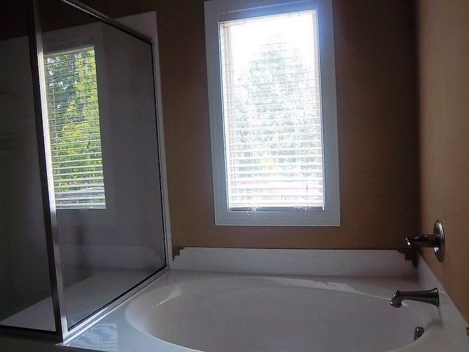 1st image of 10 Annalisa Dr