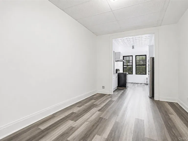 71-60 69th Pl #1L — Photo 5
