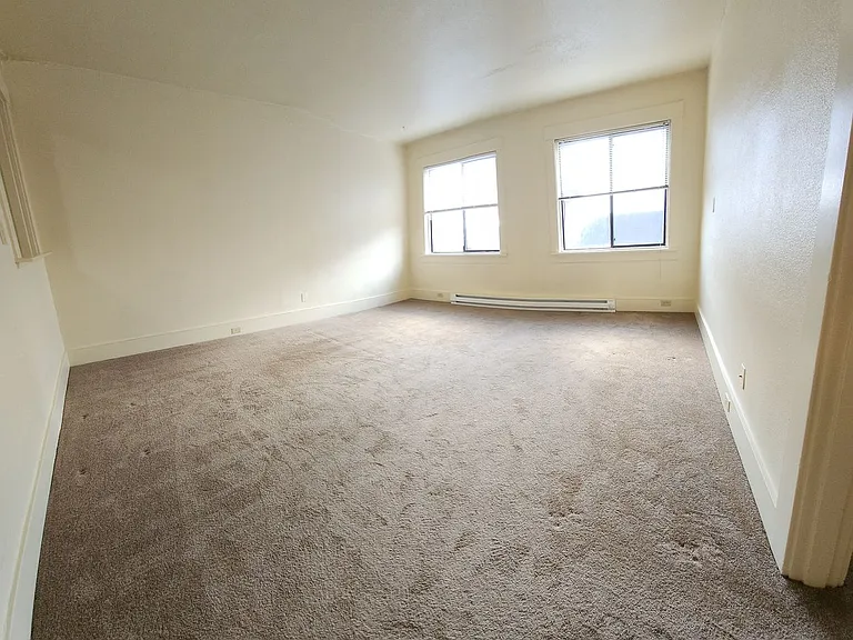 Florence Apartments — Photo 20