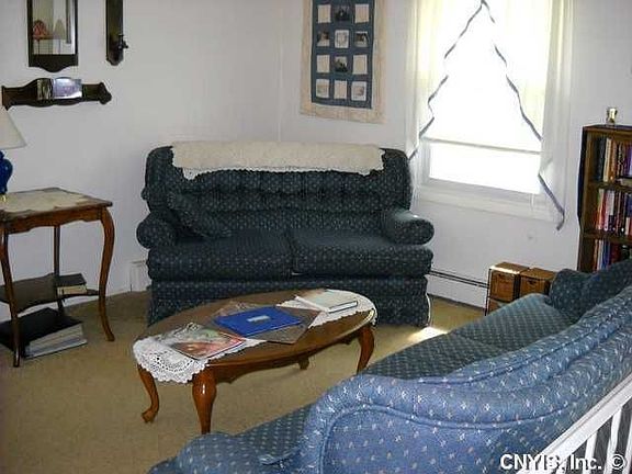 5th image of 125 Stillwater Dr