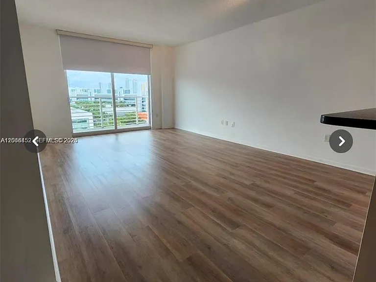 18800 NE 29th Ave #1007 — Photo 3