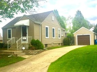 1625 Schuyler St, Peru, IL 61354