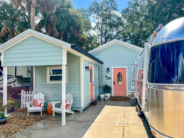 321 Oak Cove Rd, Titusville, FL 32780