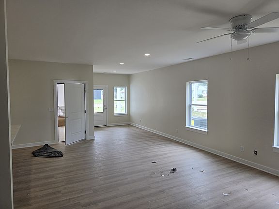 4th image of 121 11th Ave