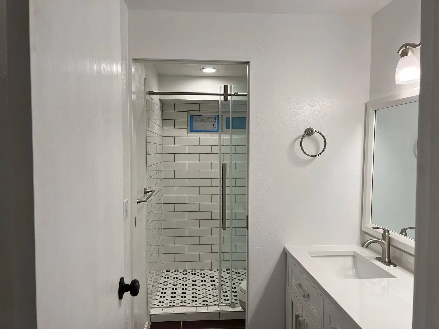 4 bed, 2320 sqft, $3,300 — Photo 3