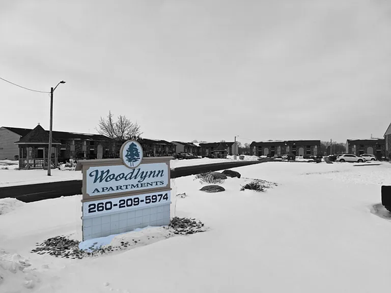 709 Woodlynn Dr — Photo 1