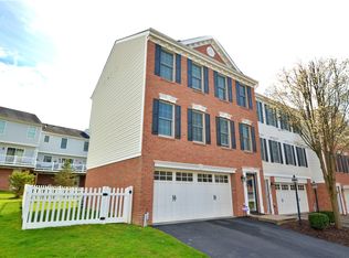 273 Overlook Ct, Coraopolis, PA 15108