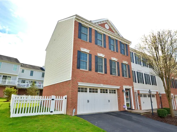 273 Overlook Ct, Coraopolis, PA 15108