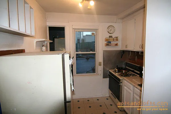 Rented by aptsandlofts.com | media 7