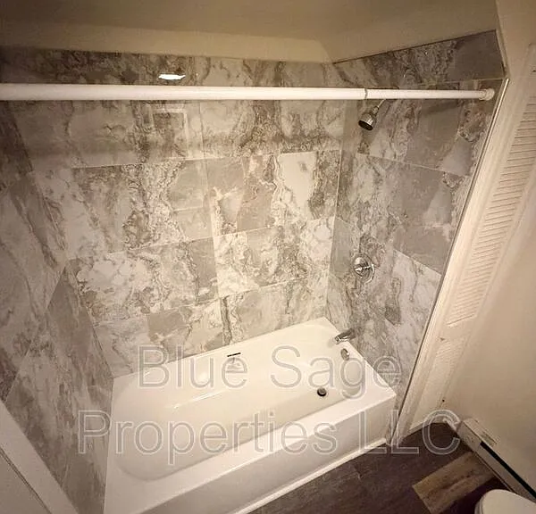 2D E Manoa Rd #C — Photo 10