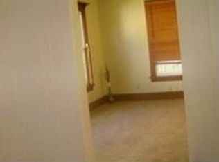 609 15th St, Peru, IL 61354