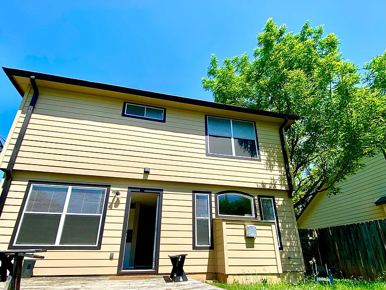 1703 Sylvia Ln — Photo 12