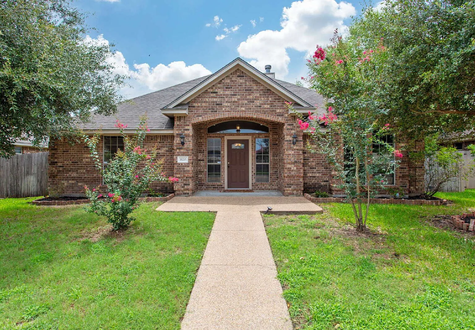 5 bed, 3.0 bath, 2241 sqft, $2,700 — Photo 1