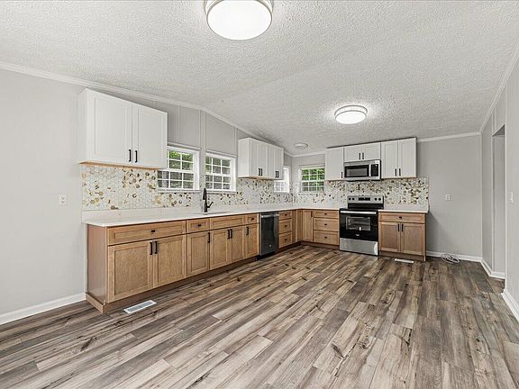 5th image of 424 Bowman Ln
