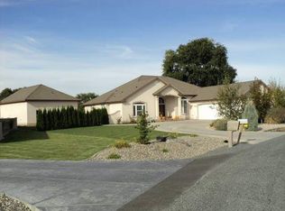 8486 Diamond Point Cir NE, Moses Lake, WA 98837