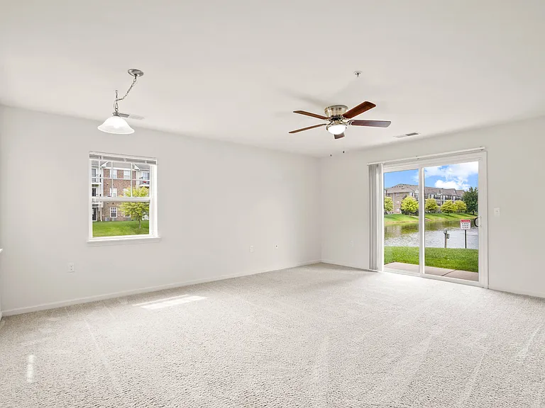 Towne Lakes Apartments — Photo 12