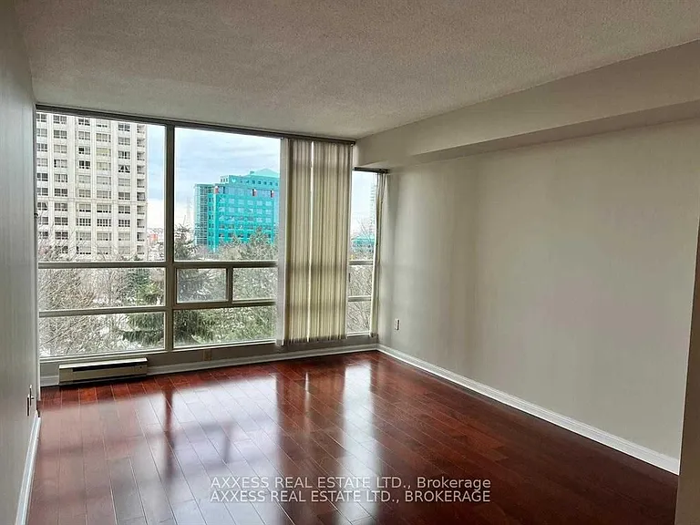 45 Kingsbridge Garden Cir #502 — Photo 11