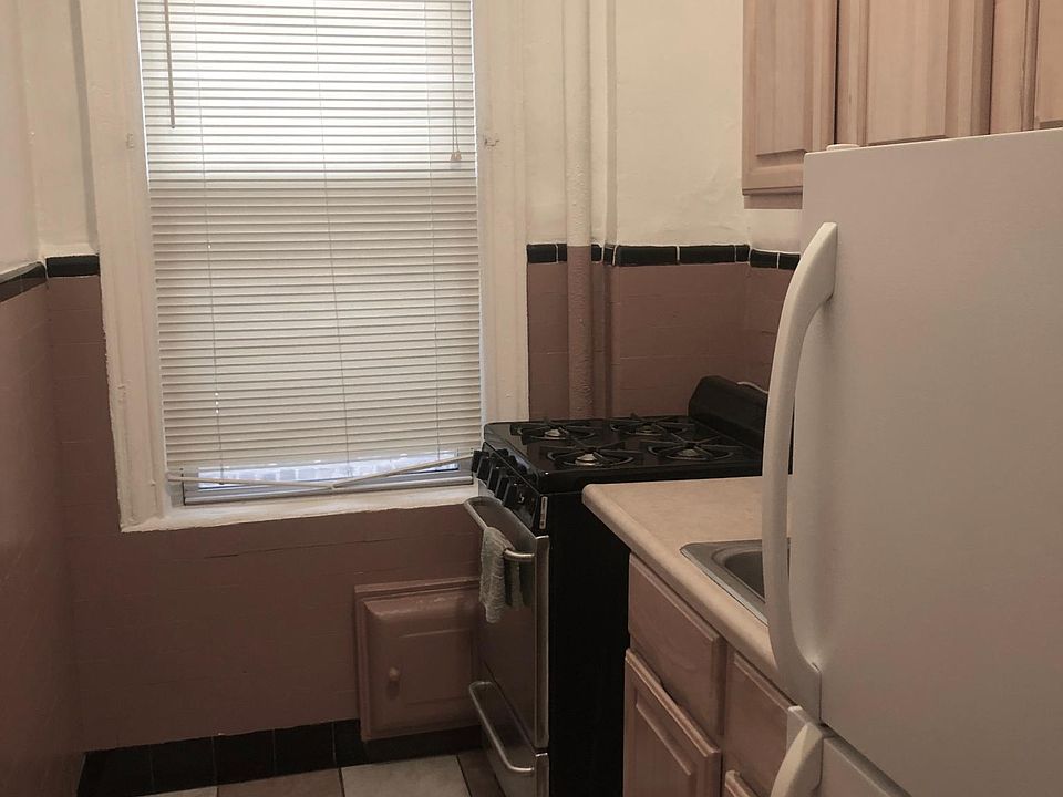 2nd image of 1471 White Plains Rd #1F