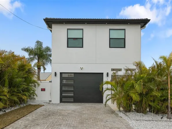 16015 Redington Dr, Redington Beach, FL 33708