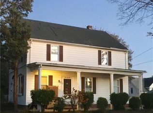 28 Lawrence St, Cranston, RI 02920