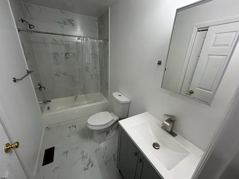 2821 Arctic Ave #1 — Photo 9
