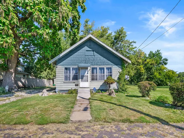 1744 Walker St, Des Moines, IA 50316