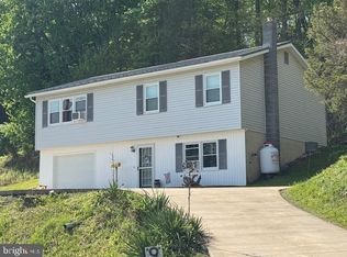 9 Pine Park Dr, Lewistown, PA 17044