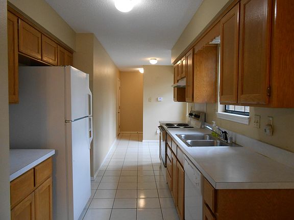 Kitchen/Breakfast Area