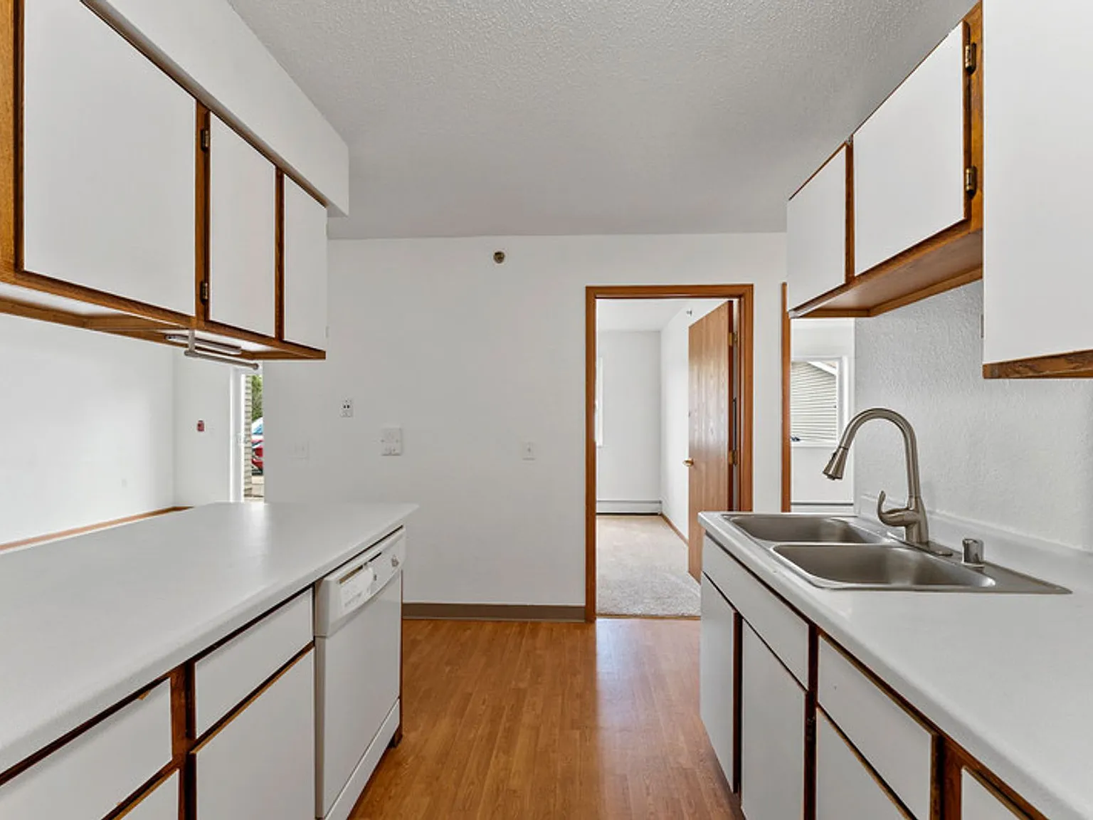 Fox Valley Meadows Apartments — Photo 4