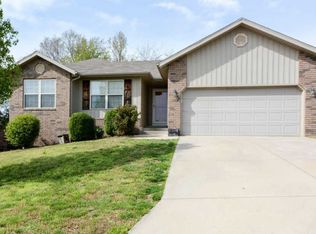 1209 W Robin St, Ozark, MO 65721
