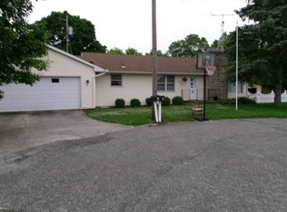 3 Circle Dr, Fountain City, IN 47341