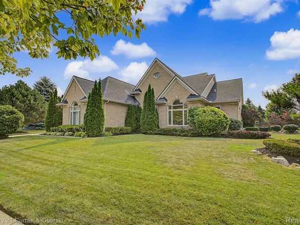 48541 Inveraray Rd, Canton, MI 48188