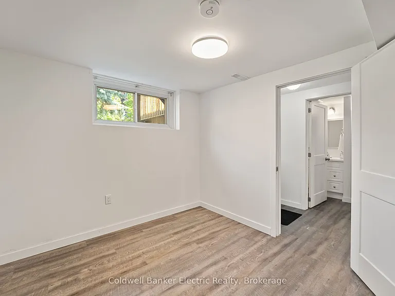 8B Pottinger St — Photo 24