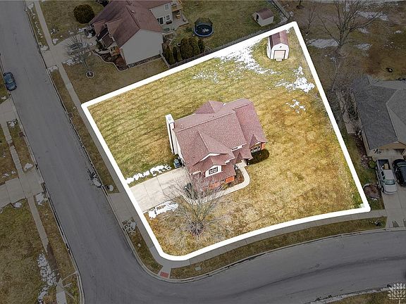 2nd image of 577 Autumn Creek Dr