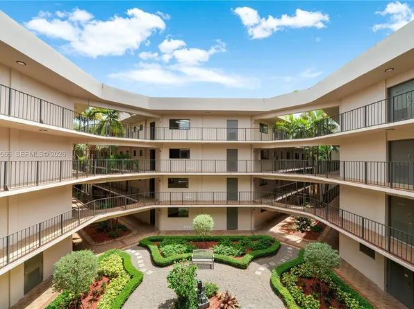 8520 SW 133rd Avenue Rd APT 323, Miami, FL 33183