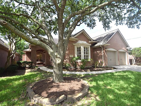 2nd image of 13931 Carriage Walk Ln