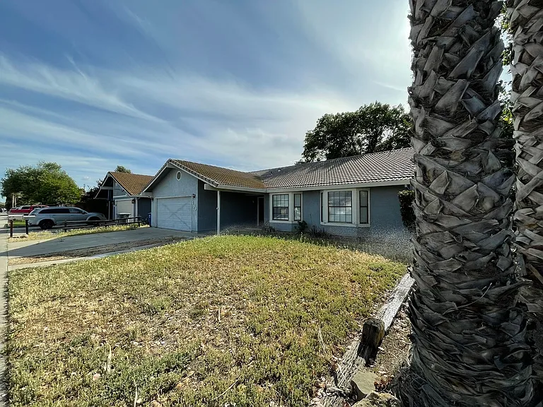 459 Ranchwood Dr — Photo 2