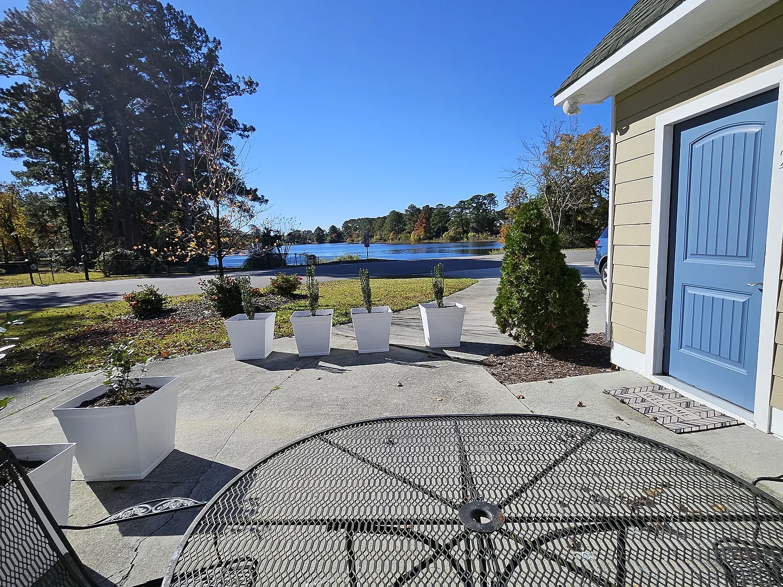 1 bed, 900 sqft, $2,100 — Photo 1