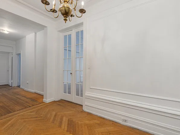 255 West 84th Street image 7 of 31